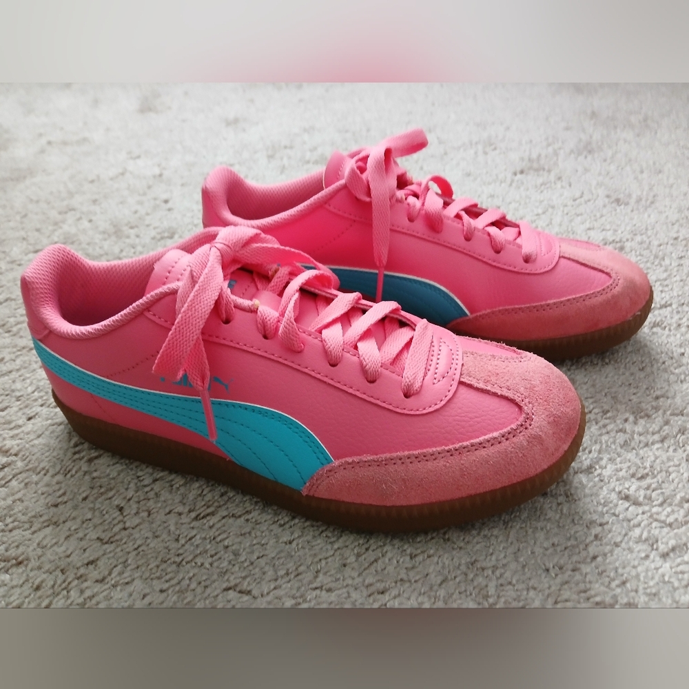 Pink/Blue PUMA 5v5 Womens Shoes Size 7.5